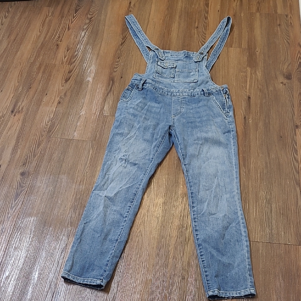 Free People Blue Denim Jeans Overalls for women zise 25 used good condition.